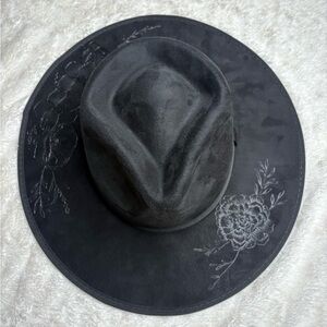 Custom Black Wide-Brim Felt Hat with Pressed Floral Engravings (Daffodil, Poppy,